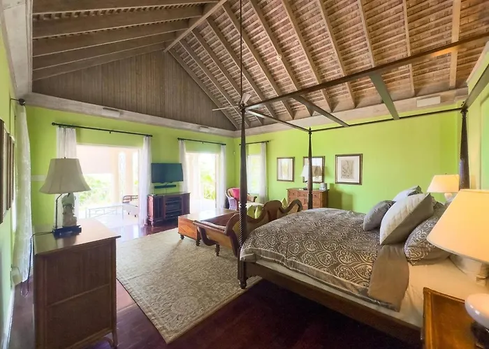 House With A Caribbean Sea